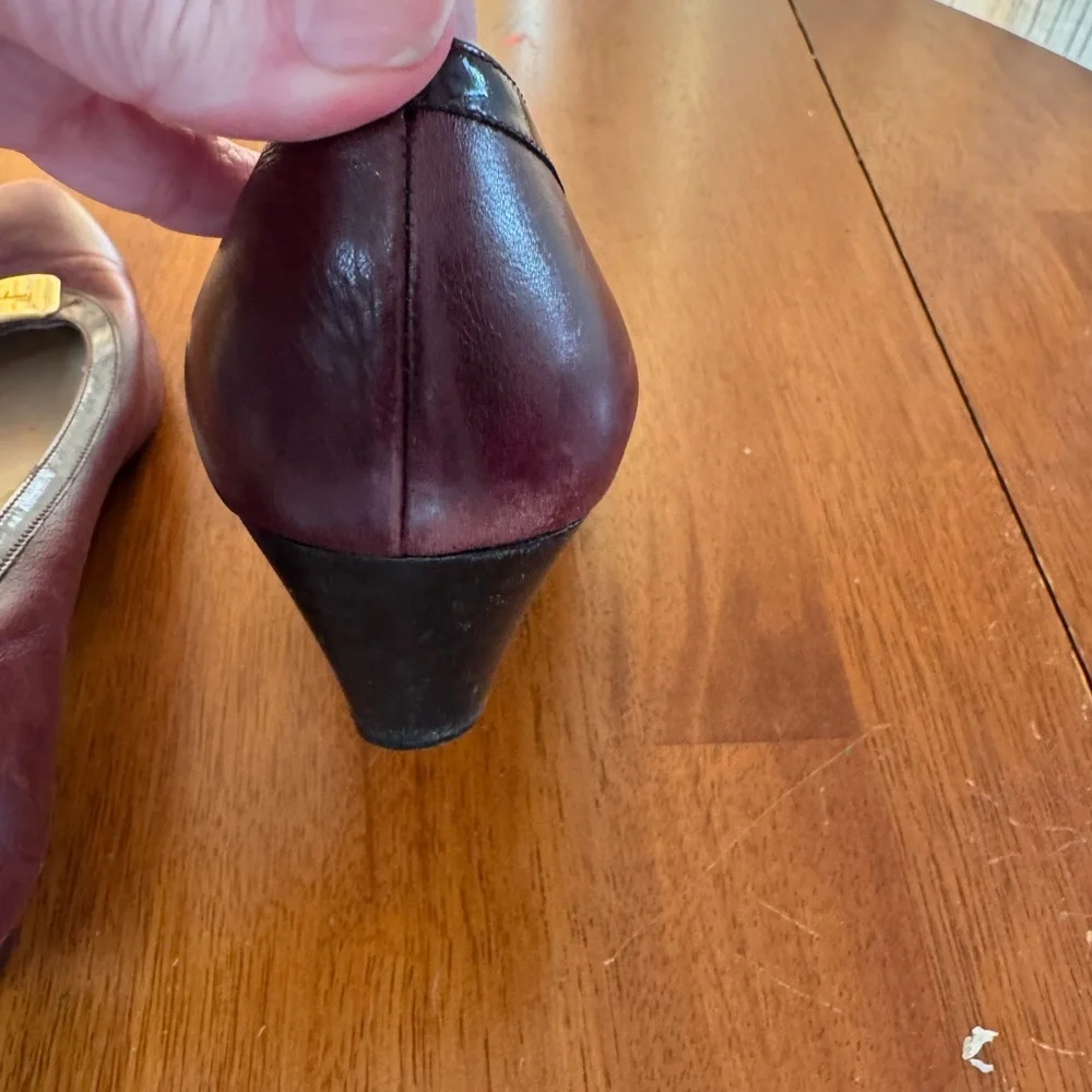 Salvatore Ferragamo Firenze Burgundy Leather Pumps size 8 vintage